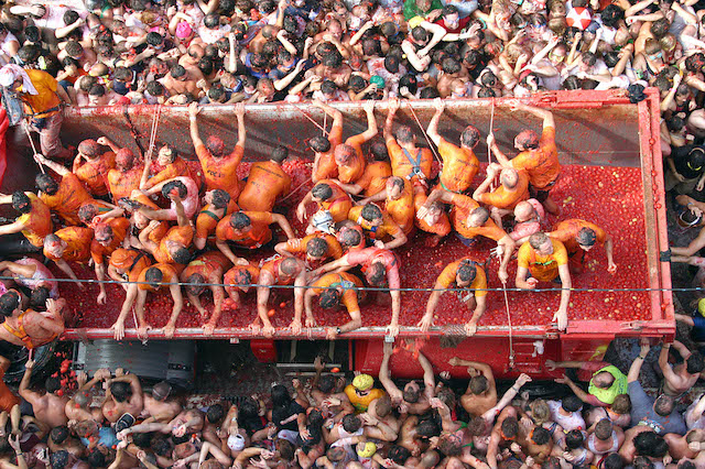 La Tomatina: Valencias Tomatenwurf-Festival