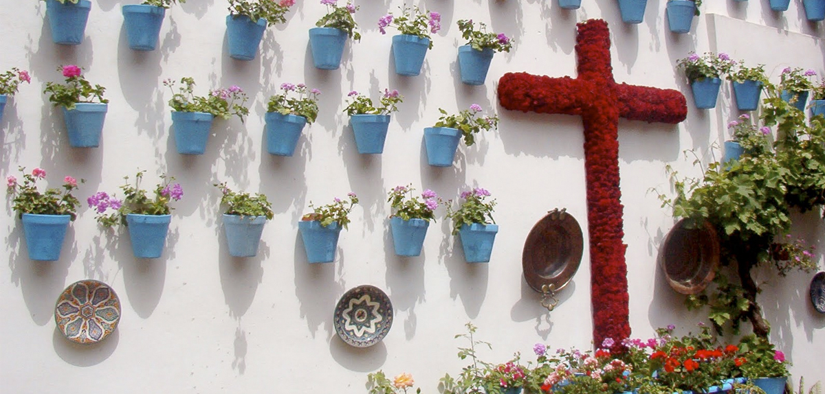 Cordoba: Crosses of May festival