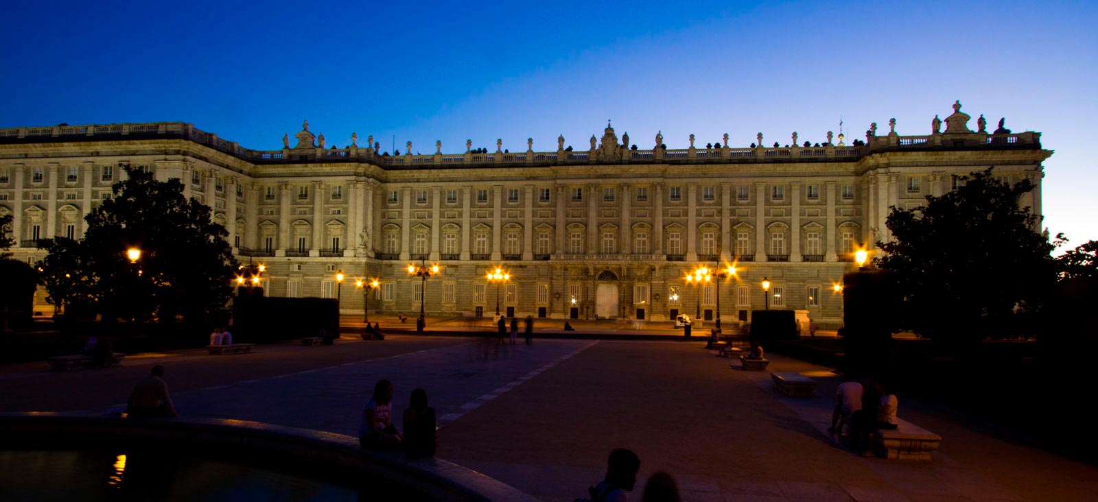 Madrid Palacio Real-noche landscape